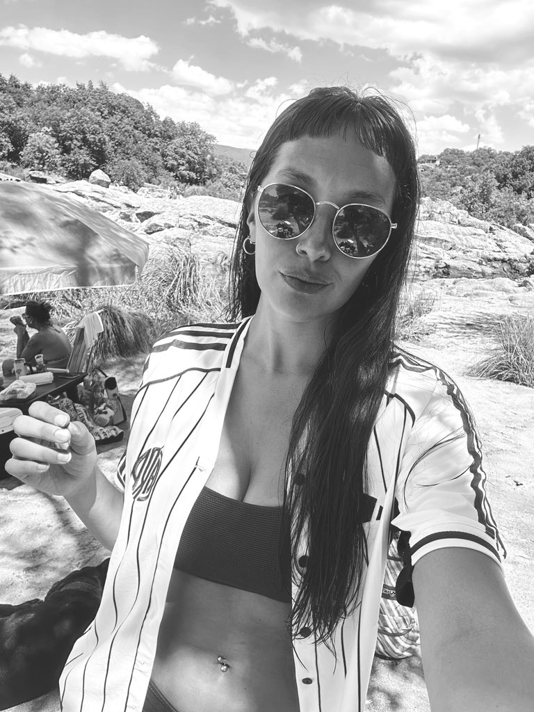 FloRiver_'s tweet image. 