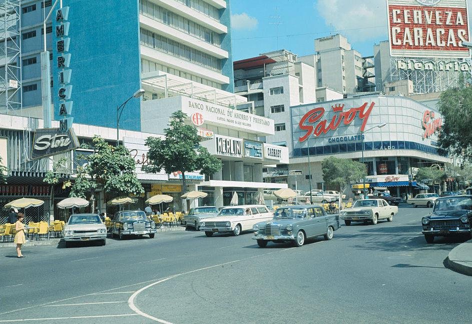 jp_castroo's tweet photo. Resultado, virou a quarta economia mais próspera do mundo, grande poder de compra, estabilidade econômica e infraestrutura de luxo. Essa era a realidade da Venezuela entre os anos 1950 e 1970. https://t.co/2Ki0pcq6Nk