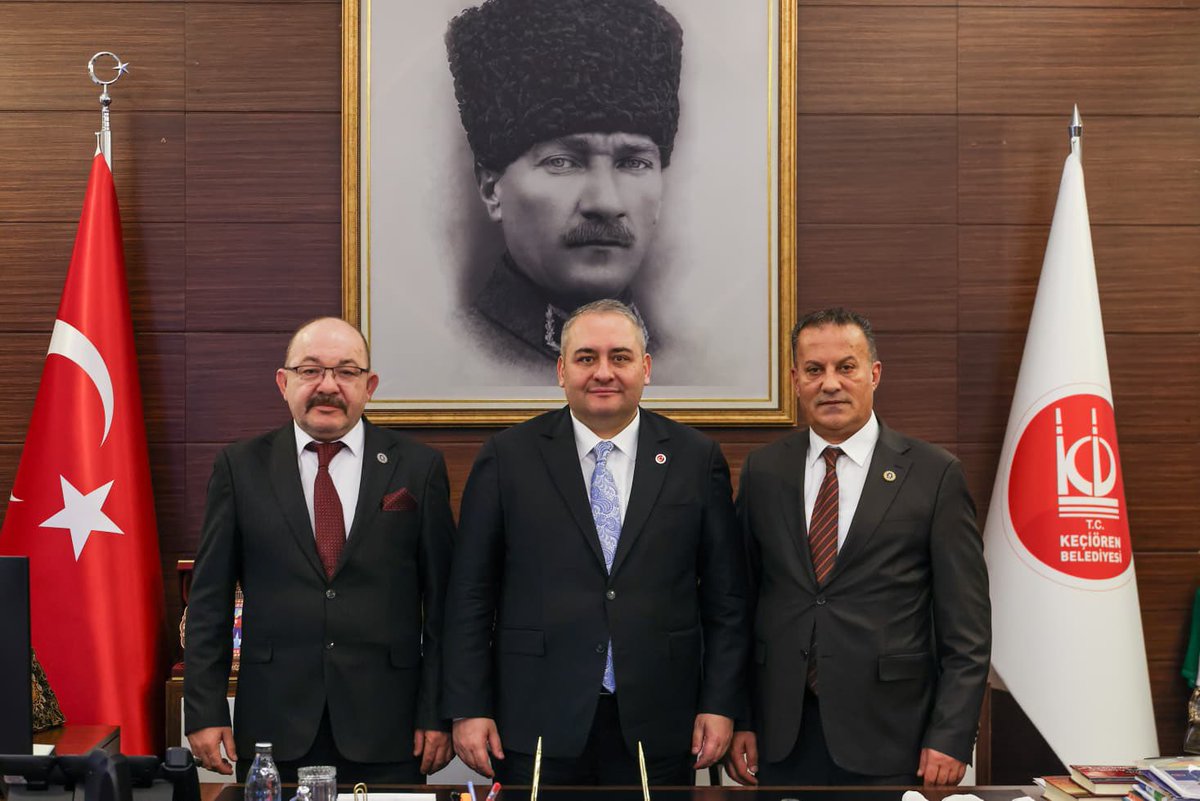 Teşkilatlanma Başkanımız Sn Yavuz Arslanca ile birlikte Keçiören Belediye Başkanı Sn Dr. Mesut Özarslan’ı ziyaret ettik. Sayın başkanımıza samimi misafirperverliğinden dolayı teşekkür ederim. <a href="/keciorenbeltr/">T.C. KEÇİÖREN BELEDİYESİ</a> <a href="/OzarslanMesut/">Dr. Mesut Özarslan</a>