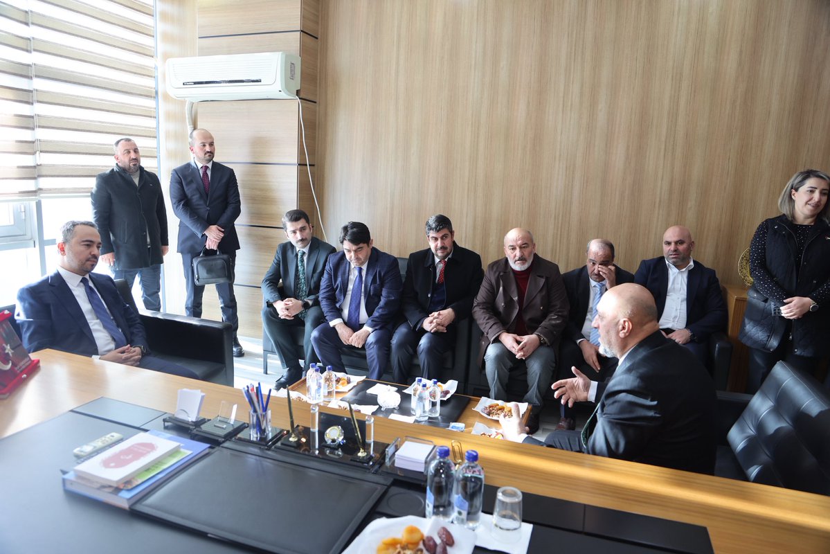 Çevre, Şehircilik ve İklim Değişikliği Bakan Yardımcımız Sn. <a href="/burakdemiralptr/">Burak Demiralp</a>’ı 
 İl Başkanlığımızda ağırladık.

Bitlis’imiz için çevre, şehircilik ve iklim değişikliği alanında yapılan çalışmalar ile devam eden ve planlanan projeler üzerine güzel ve verimli bir sohbet