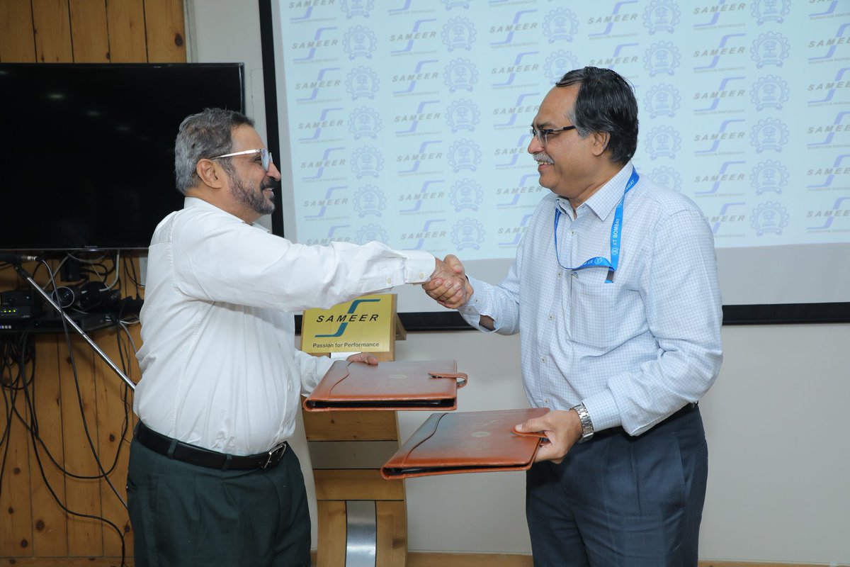 SAMEER_RnD's tweet image. We are proud to strengthen partnership between @iitbombay and SAMEER and work together on research and innovation in emerging technology areas.
#IITBombay #MoUSigning #ResearchCollaboration
#DigitalIndia #MakeInIndia #FutureTech #Innovation
@GoI_MeitY @SecretaryMEITY