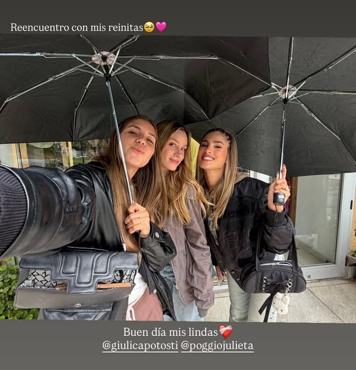 archivepoggio's tweet image. Daf y Giuli amigas de Juli en Carlos Paz listas para el cumpleaños💘