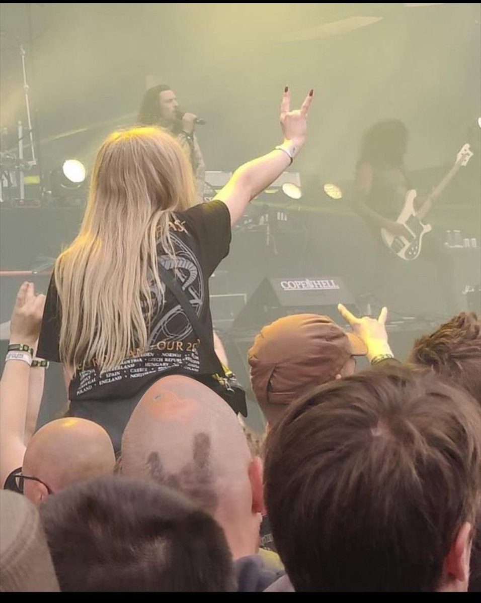 NotasDeCopy's tweet image. Todas las personas tienen un punto de vista diferente sobre porque les gustaría comprar un mismo producto.

¿El trabajo del vendedor?

Intentar detectar (o por lo menos acercarse lo suficiente a) esa razón para que el comprador la identifique y, si todo sale bien, compre.