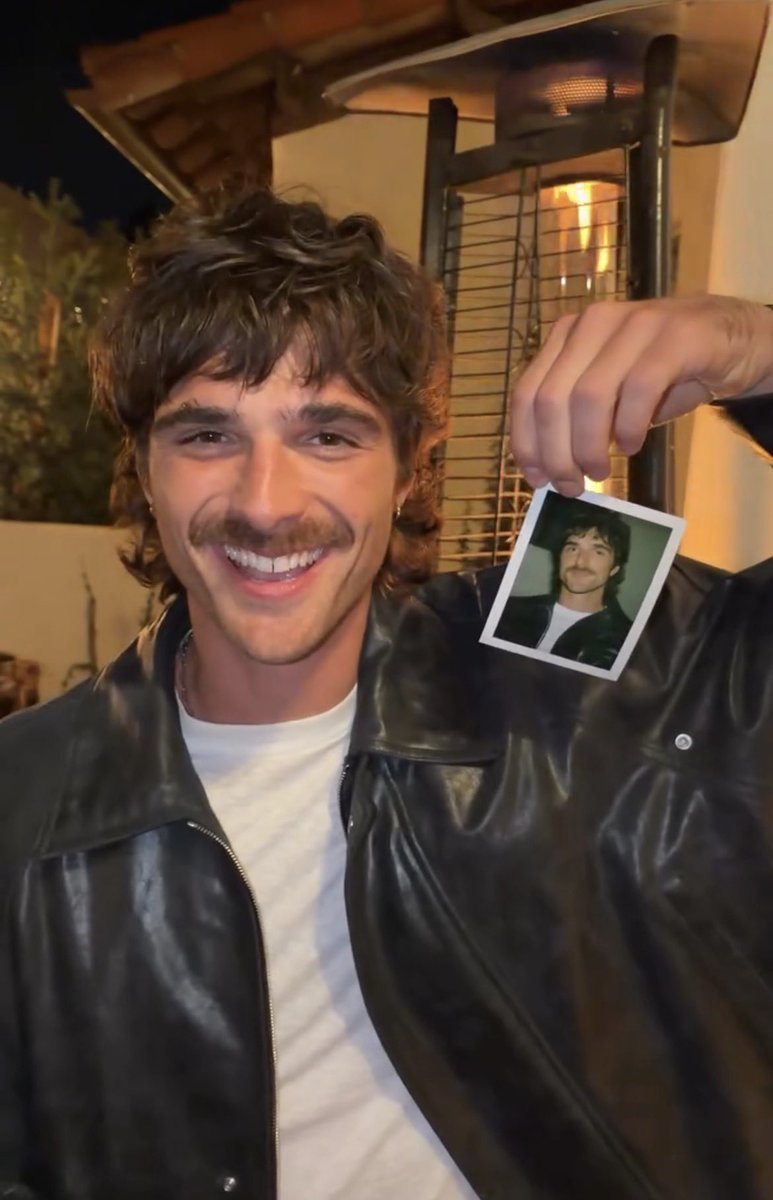 elordisdior's tweet image. HE’S SO CUTIE LOOK AT HIM