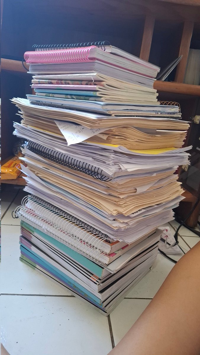 laizine_'s tweet image. Nem todo fim é desistência...
Quem me acompanha aqui sabe o quanto eu quis a medicina, principalmente na USP e esse sonho foi real, muito real
Mas nesse caminho, eu entendi uma coisa importante: eu tbm queria ser feliz e nesse processo eu estava completamente infeliz 
+