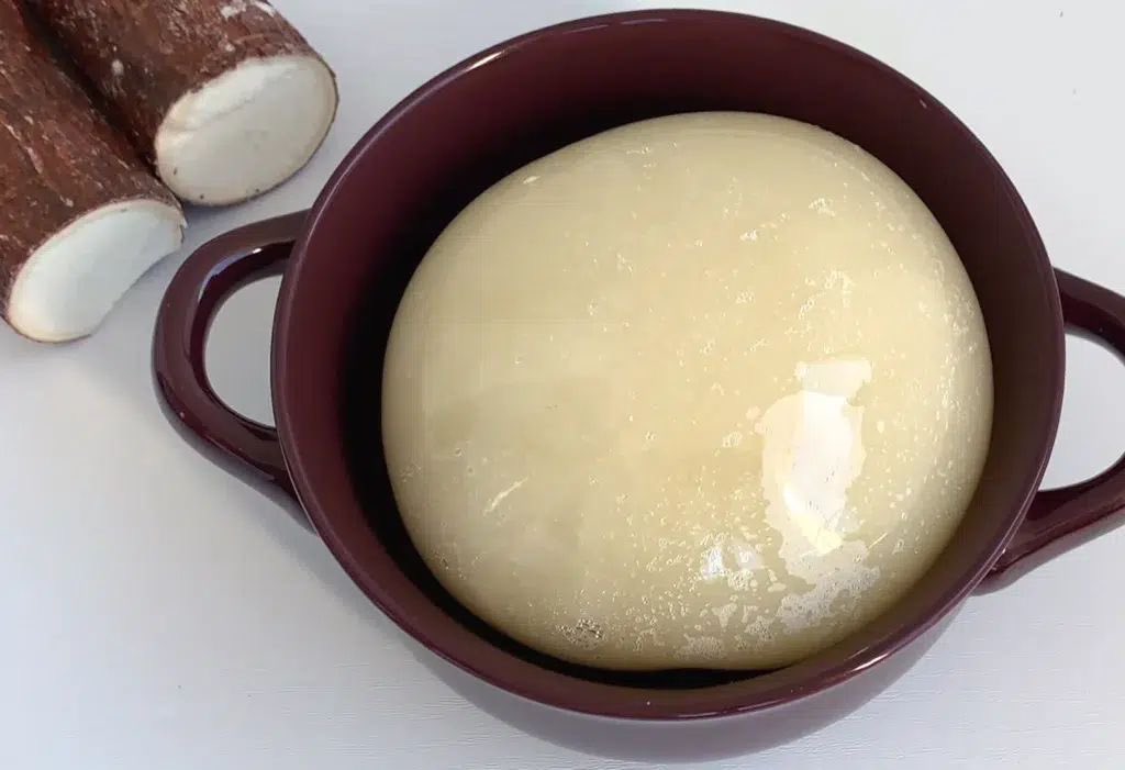 PulseNigeria247's tweet image. 22 Nigerian words added to the Oxford English Dictionary in 2025. 

- Abeg
- Afrobeats
- Amala
- Bend down (and) select
- Biafran
- Biko
- Coco
- Cocoyam
- Fufu
- Ghana Must Go
- Hype man
- Ijaw
- Iroko 
- Mammy market
- Moi Moi
- Nyash
- Swallow
- Talk less of
- Trolling
- Wear…