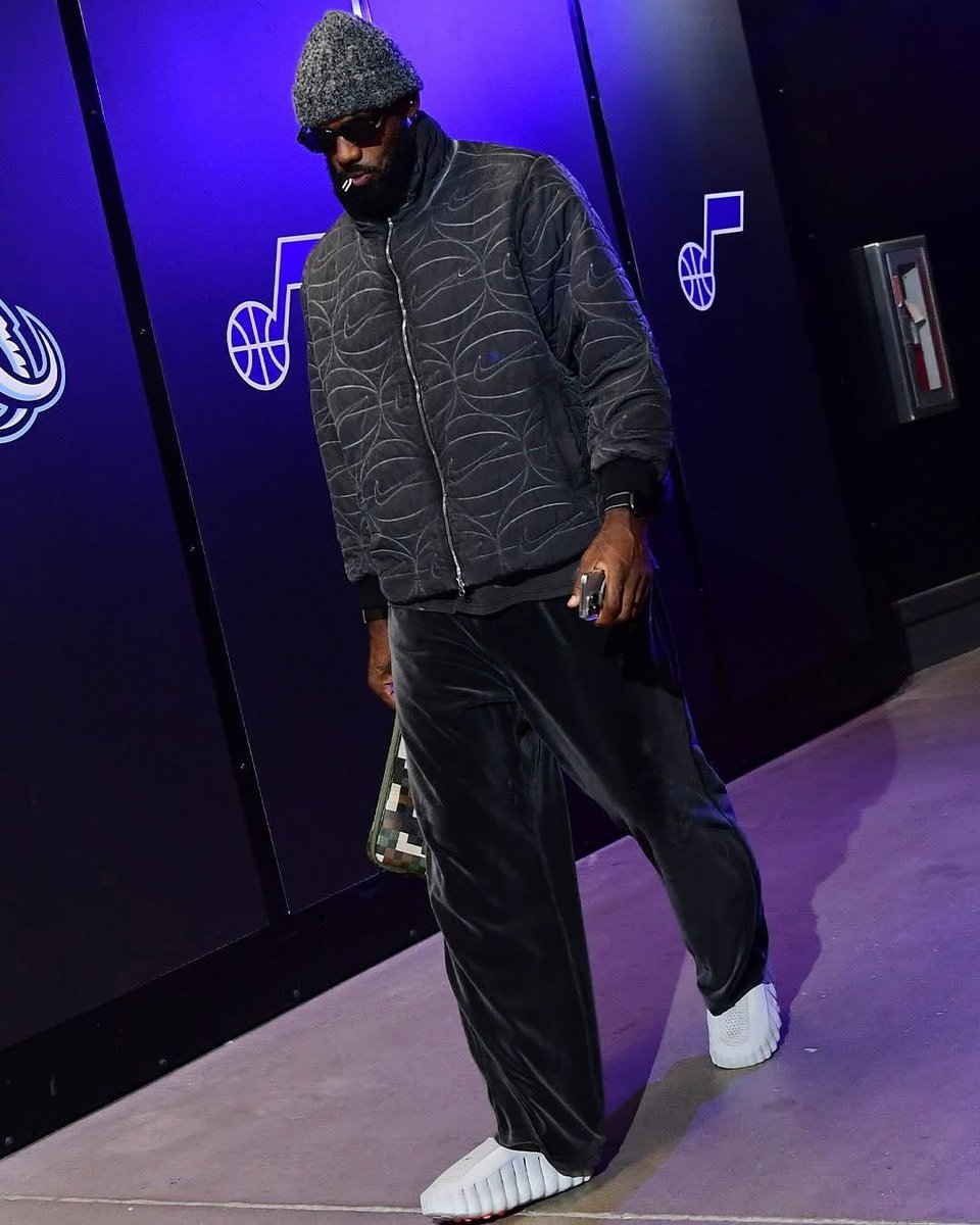 NoteSphere's tweet image. Nike, I’m listening.