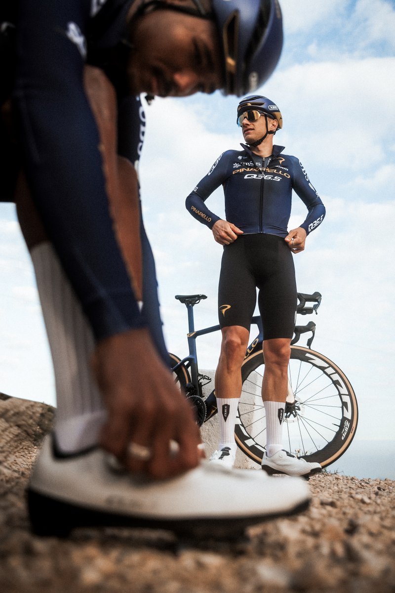 Pinarello Q36.5 Pro Cycling Team tweet media