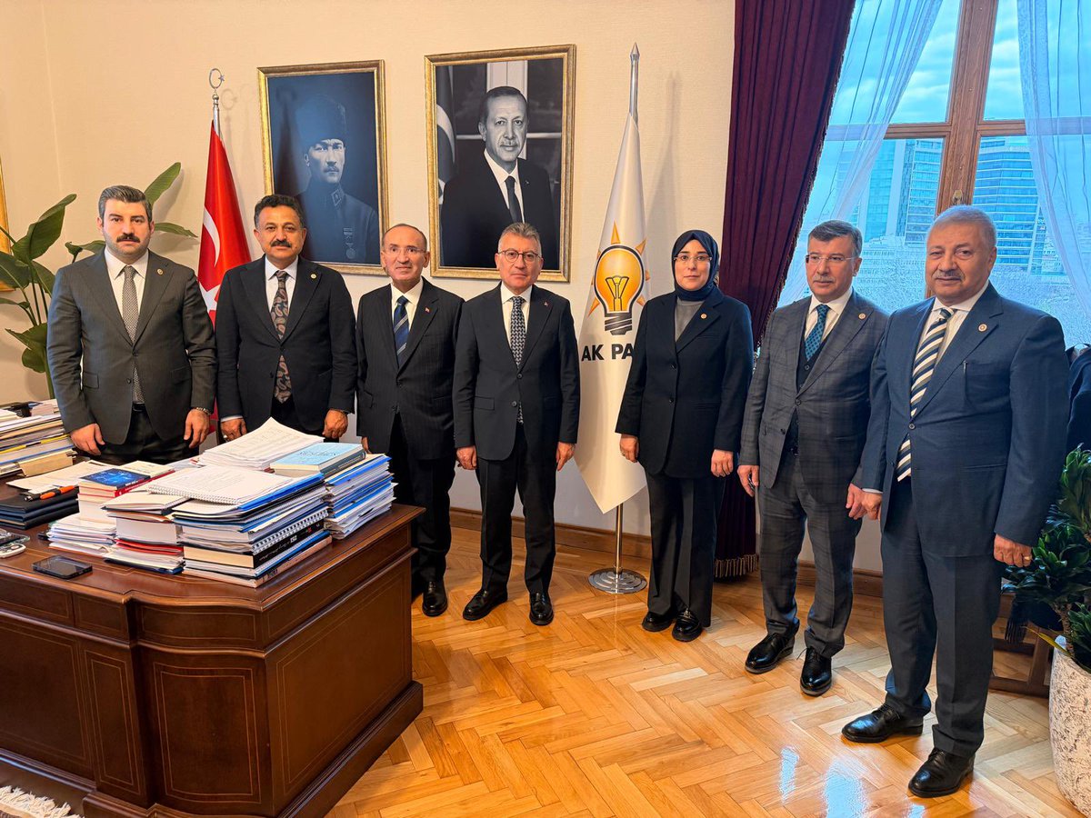 TBMM Başkanvekilimiz Sayın <a href="/bybekirbozdag/">Bekir  Bozdağ</a> ile Şanlıurfa Milletvekilleri olarak AK Parti Grup Başkanımız Sayın <a href="/avabdullahguler/">Abdullah Güler</a>’i makamında ziyaret ettik.

Ziyaretimizde, şehrimizin tarihi ve kültürel mirasını koruyacak olan Cumhurbaşkanımız Sayın <a href="/RTErdogan/">Recep Tayyip Erdoğan</a> tarafından müjdelenen,
