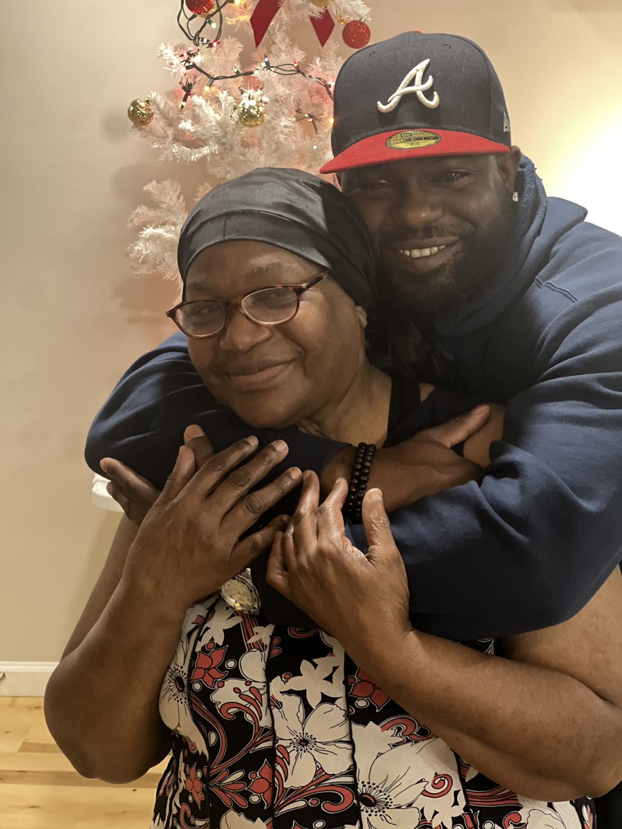 Y’all please help me wish my number one lady a happy birthday! Yes, I’m a mamas boy, and damn proud of it! My mama is one of my biggest inspirations! I love you mama! Happy yoday!