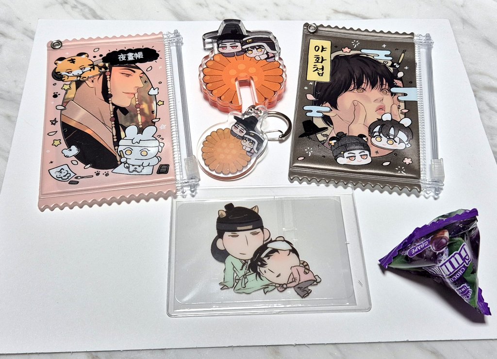 dot_0727's tweet image. 누구에게나 마음 한구석에 승호나리가 있는거 아니겠어요.
예쁜 굿즈  감사합니다.

@YIYE_YIYIYE 

잘 쓸게요