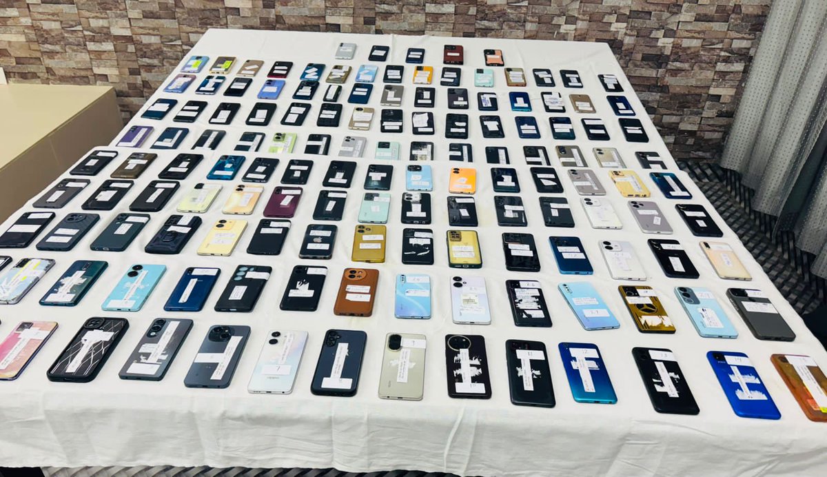 FaridkotRange's tweet photo. Swift & People-Centric Action by Faridkot Range Police 🚔✨
Faridkot Range Police – Serving with Commitment & Care
➡️ Upholding the spirit of citizen-friendly policing, Faridkot Range Police has successfully traced and returned approximately 135 lost mobile phones to their rightful owners.
🔹 During a special handover programme, the recovered mobile phones were formally returned to citizens by the Ms. Nilambari Jagadale IPS, IG Faridkot Range and SSP Faridkot, reflecting prompt response, accountability, and public trust.
🔹 With sustained efforts and effective use of technical expertise, around 500 lost mobile phones worth nearly ₹1 crore have been traced and restored to citizens so far, further strengthening faith in police services.
✔️ Faridkot Range Police remains committed to public service with efficiency, transparency, and compassion.

ਫਰੀਦਕੋਟ ਰੇਂਜ ਪੁਲਿਸ – ਲੋਕਾਂ ਲਈ, ਲੋਕਾਂ ਦੇ ਨਾਲ 🚔✨
➡️ ਲੋਕ-ਕੇਂਦਰਿਤ ਪੁਲਿਸਿੰਗ ਨੂੰ ਮਜ਼ਬੂਤ ਕਰਦਿਆਂ, ਫਰੀਦਕੋਟ ਰੇਂਜ ਪੁਲਿਸ ਵੱਲੋਂ ਲਗਭਗ 135 ਗੁੰਮ ਹੋਏ ਮੋਬਾਈਲ ਫੋਨ ਉਨ੍ਹਾਂ ਦੇ ਅਸਲ ਮਾਲਕਾਂ ਤੱਕ ਸਫਲਤਾਪੂਰਵਕ ਵਾਪਸ ਪਹੁੰਚਾਏ ਗਏ।
🔹 ਇੱਕ ਵਿਸ਼ੇਸ਼ ਸੌਂਪਣ ਸਮਾਗਮ ਦੌਰਾਨ ਸ੍ਰੀਮਤੀ ਨਿਲਾਂਬਰੀ ਜਗਦਲੇ ਆਈ.ਪੀ.ਐਸ., ਆਈ.ਜੀ ਫਰੀਦਕੋਟ ਰੇਂਜ ਅਤੇ ਐਸ.ਐਸ.ਪੀ ਫਰੀਦਕੋਟ ਵੱਲੋਂ ਬਰਾਮਦ ਕੀਤੇ ਮੋਬਾਈਲ ਫੋਨ ਨਾਗਰਿਕਾਂ ਨੂੰ ਸੌਂਪੇ ਗਏ, ਜੋ ਤੁਰੰਤ ਕਾਰਵਾਈ, ਜਵਾਬਦੇਹੀ ਅਤੇ ਲੋਕਾਂ ਪ੍ਰਤੀ ਜ਼ਿੰਮੇਵਾਰੀ ਨੂੰ ਦਰਸਾਉਂਦਾ ਹੈ।
🔹 ਲਗਾਤਾਰ ਯਤਨਾਂ ਅਤੇ ਤਕਨੀਕੀ ਕੁਸ਼ਲਤਾ ਨਾਲ ਹੁਣ ਤੱਕ ਲਗਭਗ 500 ਗੁੰਮ ਹੋਏ ਮੋਬਾਈਲ ਫੋਨ, ਜਿਨ੍ਹਾਂ ਦੀ ਕੀਮਤ ਕਰੀਬ ₹1 ਕਰੋੜ ਹੈ, ਟ੍ਰੇਸ ਕਰਕੇ ਨਾਗਰਿਕਾਂ ਨੂੰ ਵਾਪਸ ਕੀਤੇ ਜਾ ਚੁੱਕੇ ਹਨ, ਜਿਸ ਨਾਲ ਪੁਲਿਸ ਪ੍ਰਤੀ ਲੋਕਾਂ ਦਾ ਭਰੋਸਾ ਹੋਰ ਮਜ਼ਬੂਤ ਹੋਇਆ ਹੈ।
✔️ ਫਰੀਦਕੋਟ ਰੇਂਜ ਪੁਲਿਸ ਕੁਸ਼ਲਤਾ, ਪਾਰਦਰਸ਼ਤਾ ਅਤੇ ਸੰਵੇਦਨਸ਼ੀਲਤਾ ਨਾਲ ਜਨਤਾ ਦੀ ਸੇਵਾ ਲਈ ਸਦਾ ਵਚਨਬੱਧ ਹੈ।
#WeAtYourService 
#EffictivePolicing