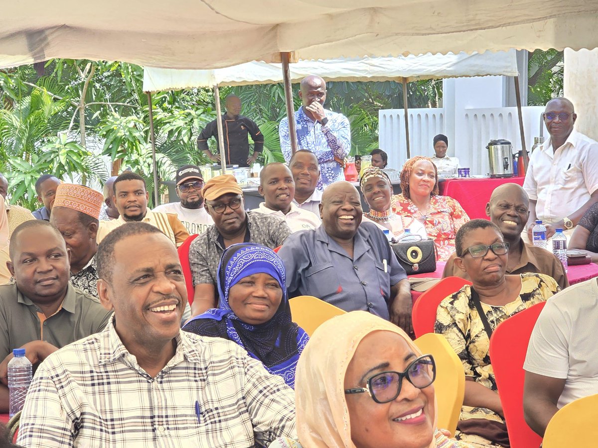 RealMatiangi's tweet image. This afternoon, I continued engagements and consultations with grassroots leaders, including the clergy, in Kwale County. The sincerity and deep commitment of these leaders to building a better Kenya is truly inspiring.