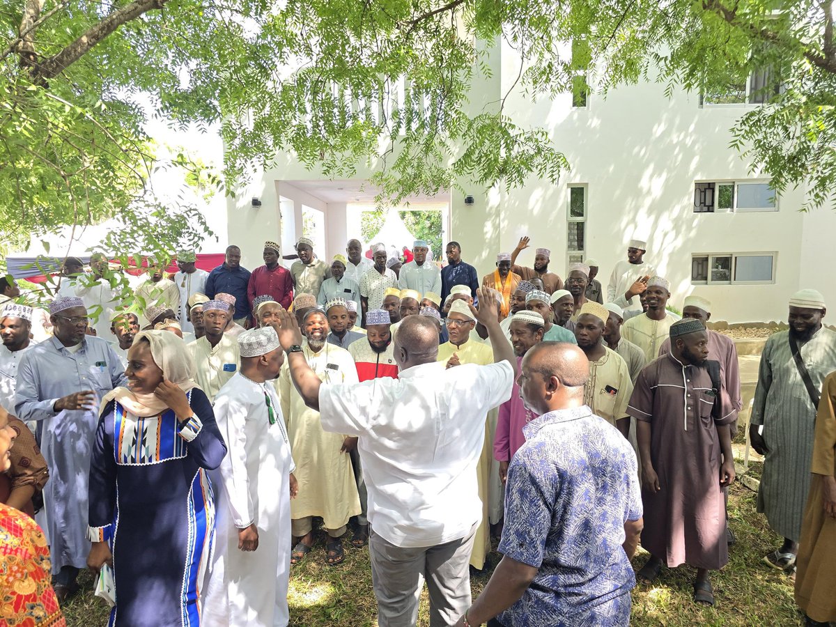 RealMatiangi's tweet image. This afternoon, I continued engagements and consultations with grassroots leaders, including the clergy, in Kwale County. The sincerity and deep commitment of these leaders to building a better Kenya is truly inspiring.