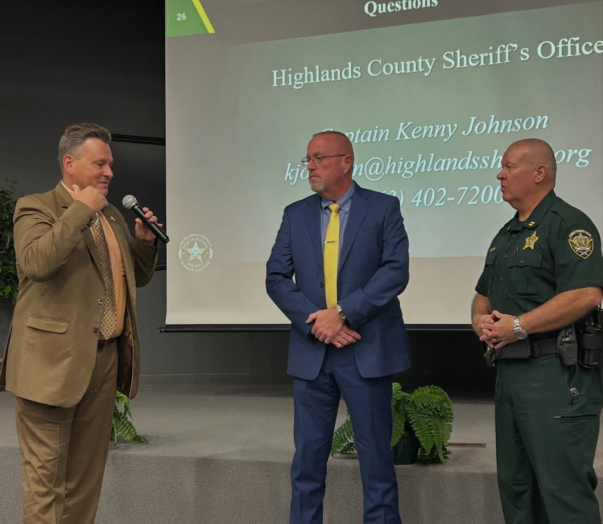 SFSCAlumni's tweet image. This week the staff &amp;amp; faculty of SFSC participated in a safety and security training with the Highlands County Sheriff's Office (@hcsosheriff) in preparation for the spring term. The event was organized by District Board of Trustees Vice Chair John Eason. 
Safety is a priority!