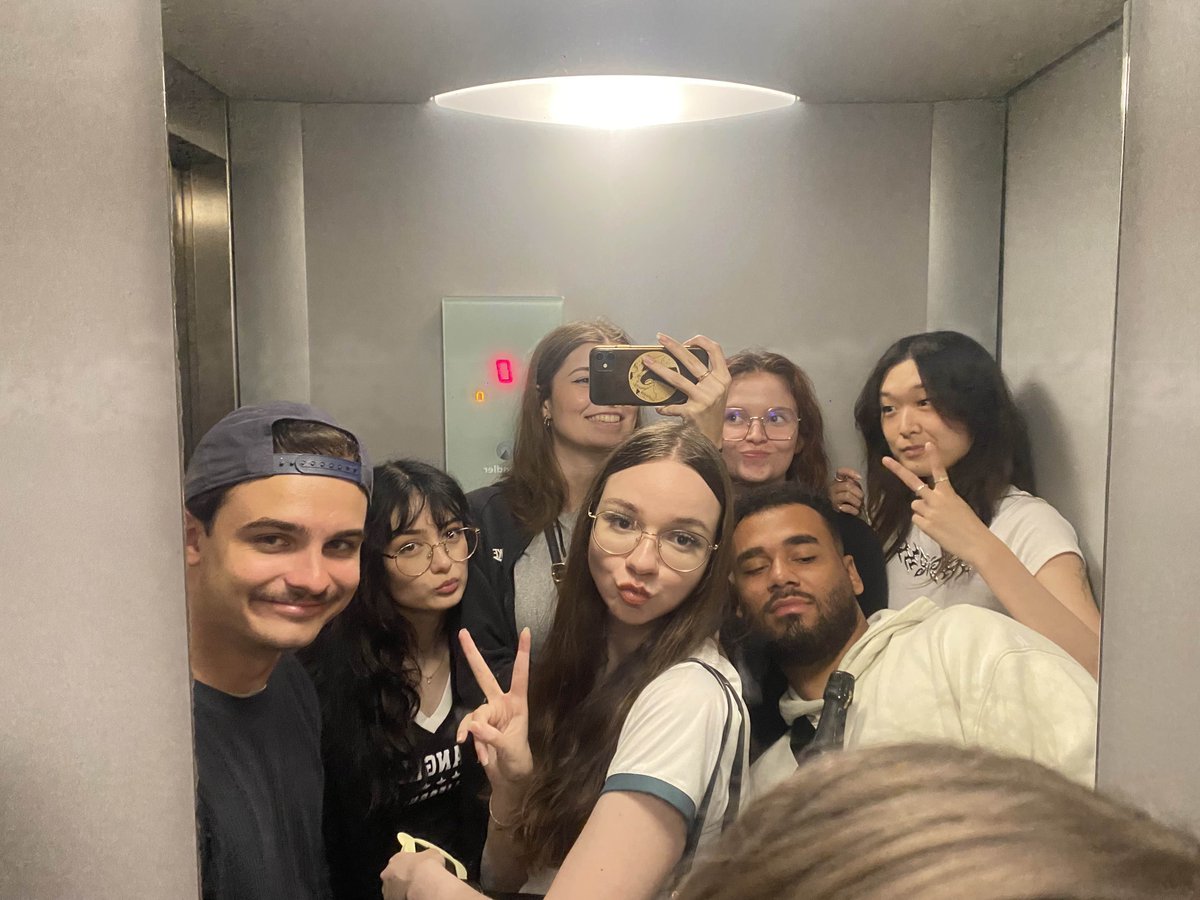 julietteeVLR's tweet image. Aujourd’hui je mets un point final aux Game Changers. Ce parcours m’a fait rêver, douter, grandir. J’ai réalisé un rêve que je pensais inaccessible. Même si je ne suis pas allée au bout, je repars fière et reconnaissante. 2026 sera nouveau départ pour moi. RDV sur Twitch! MERCI❤️