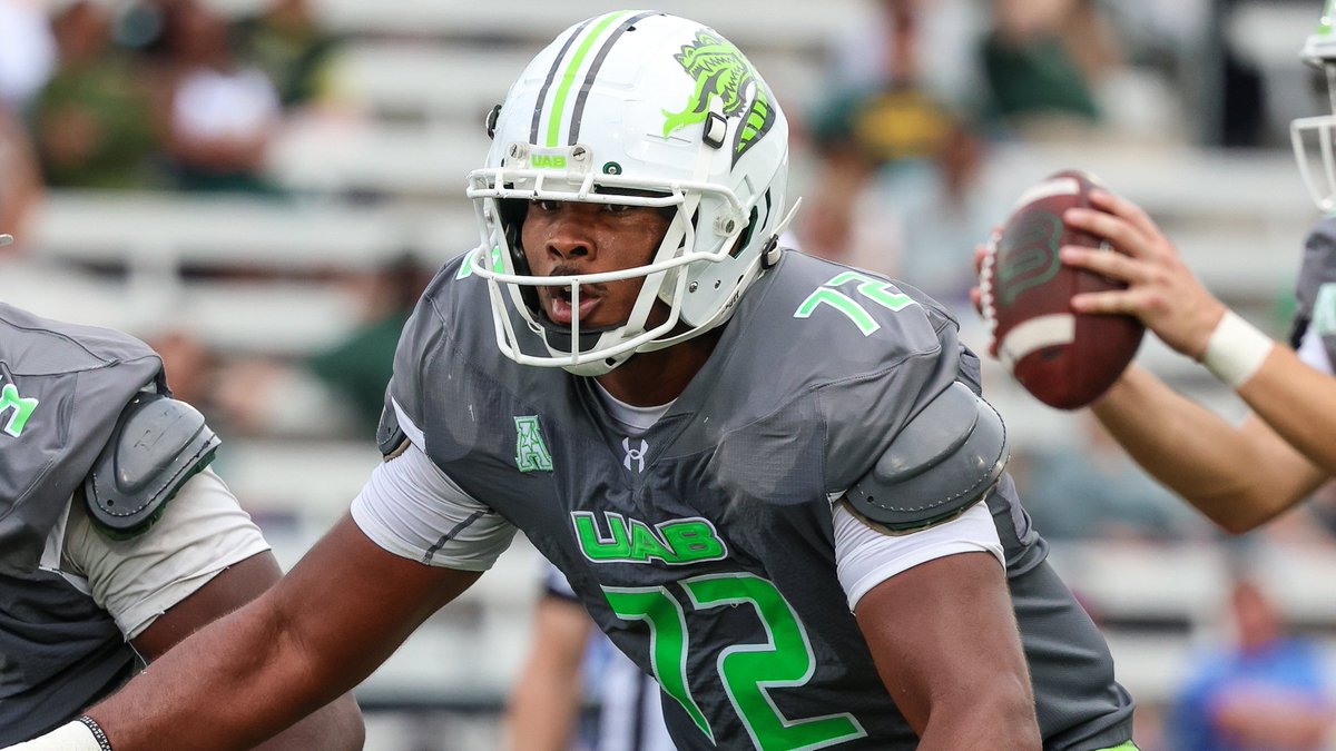 max_olson's tweet image. UAB transfer OL Brandon Sneh plans to visit Mississippi State tomorrow, his reps @netsportsmgmt tell ESPN.

Utah and South Carolina are also in the mix for visits from Sneh, an 11-game starter at LT for the Blazers this season.