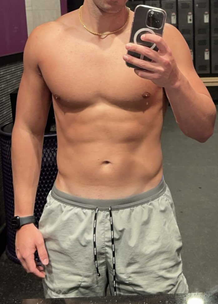 nolimit_luke_'s tweet image. Picture 1: lifting heavy

Picture 2: lifting heavy + cardio

Picture 3: lifting heavy + cardio + eating properly

They all matter if you want to improve your physique

Even if improving your physique isn’t the goal, cardio is phenomenal for overall health and longevity