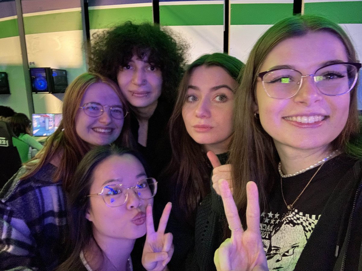 julietteeVLR's tweet image. Aujourd’hui je mets un point final aux Game Changers. Ce parcours m’a fait rêver, douter, grandir. J’ai réalisé un rêve que je pensais inaccessible. Même si je ne suis pas allée au bout, je repars fière et reconnaissante. 2026 sera nouveau départ pour moi. RDV sur Twitch! MERCI❤️