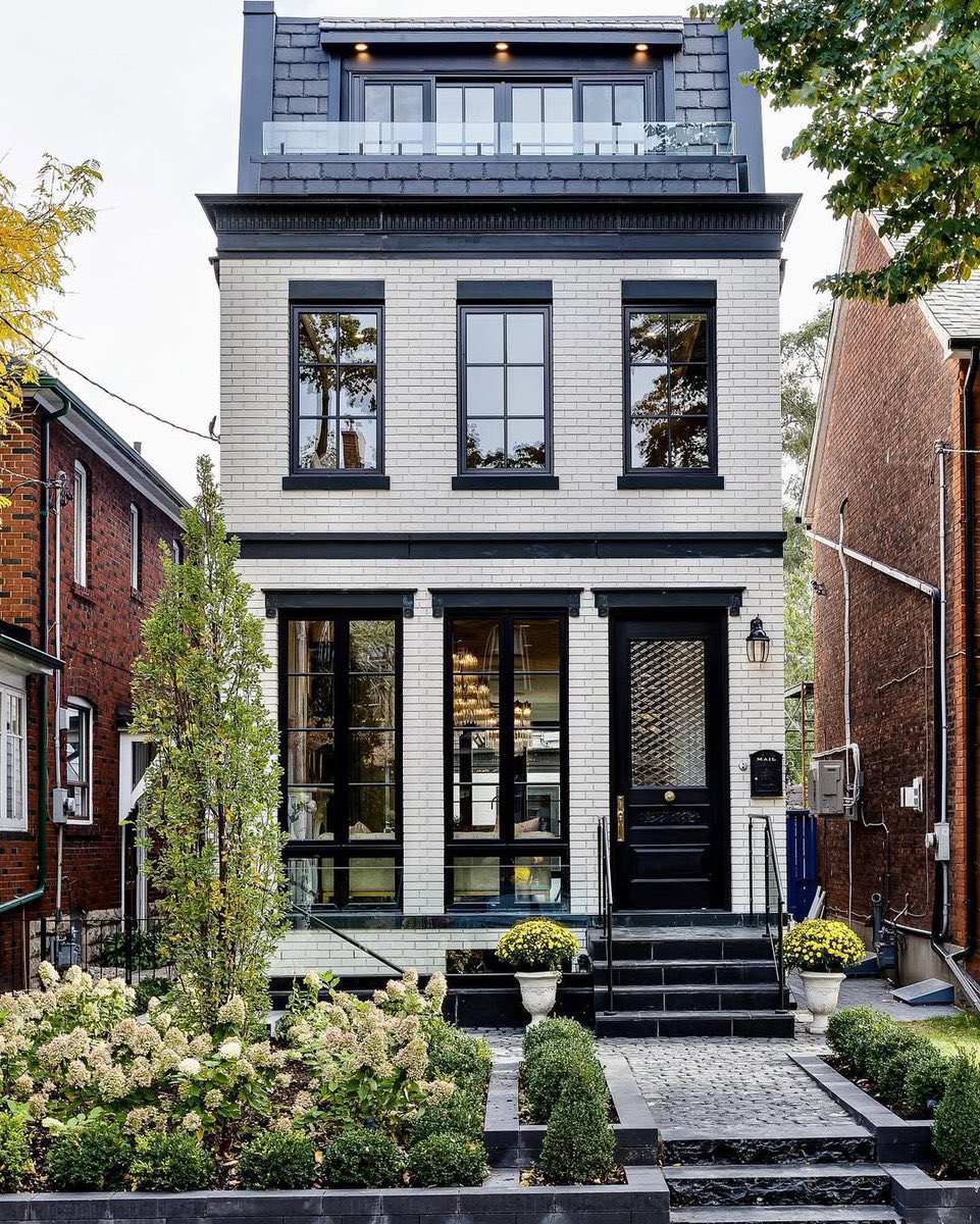 ronrule's tweet image. It is possible to build small houses that are affordable, attractive, and don’t ruin the charm of New Hampshire’s small towns.

We just don’t.

What would it take to bring developers back to designs like these?