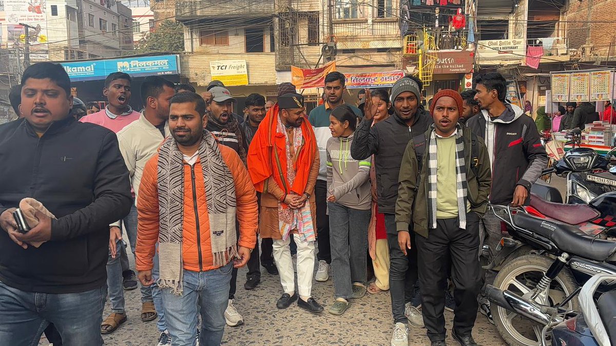 ध्येय पथ के पथिक का आत्मीय अभिनंदन! 🚩
​आज बेगूसराय से रामदीरी प्रस्थान के क्रम में क्षेत्रीय संगठन मंत्री आदरणीय श्री <a href="/yagywalkya/">Yagywalkya Shukla 🇮🇳 याज्ञवल्क्य</a> शुक्ल जी का बेगूसराय नगर आगमन हुआ।
​इस अवसर पर कार्यकर्ताओं द्वारा उनका भव्य एवं गरिमामय स्वागत किया गया।🧡🚩