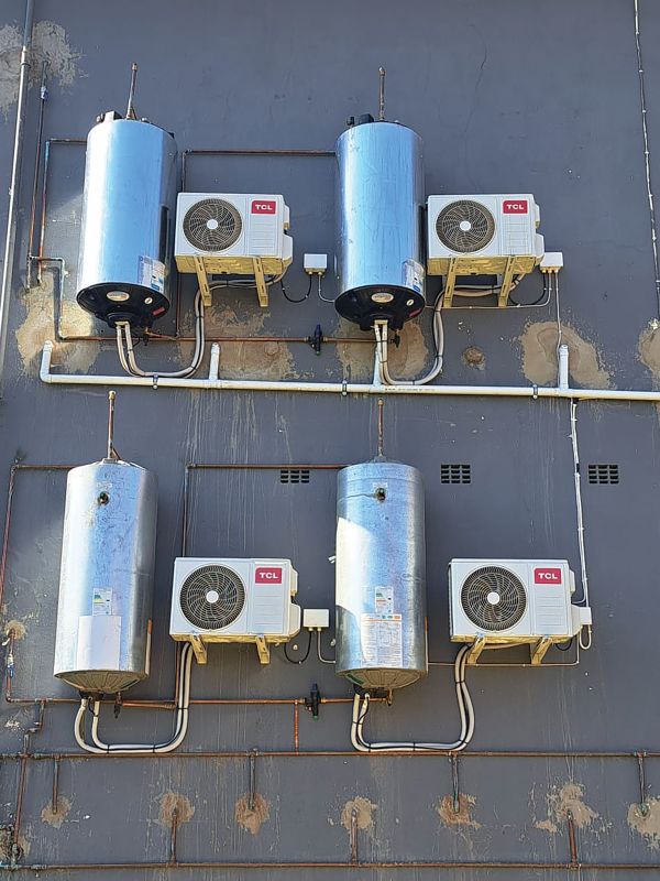 HVACR_Online's tweet image. #MDAirconditioning and #CoolAir have teamed up at #LydenburgHighSchool to prove that #HotWater doesn’t have to come with a scorching electricity bill.

Read more here: refrigerationandaircon.co.za/turning-hot-wa…

#RACAJournal #AirConditioningInnovation #CoolAI #CostSavingTechnology