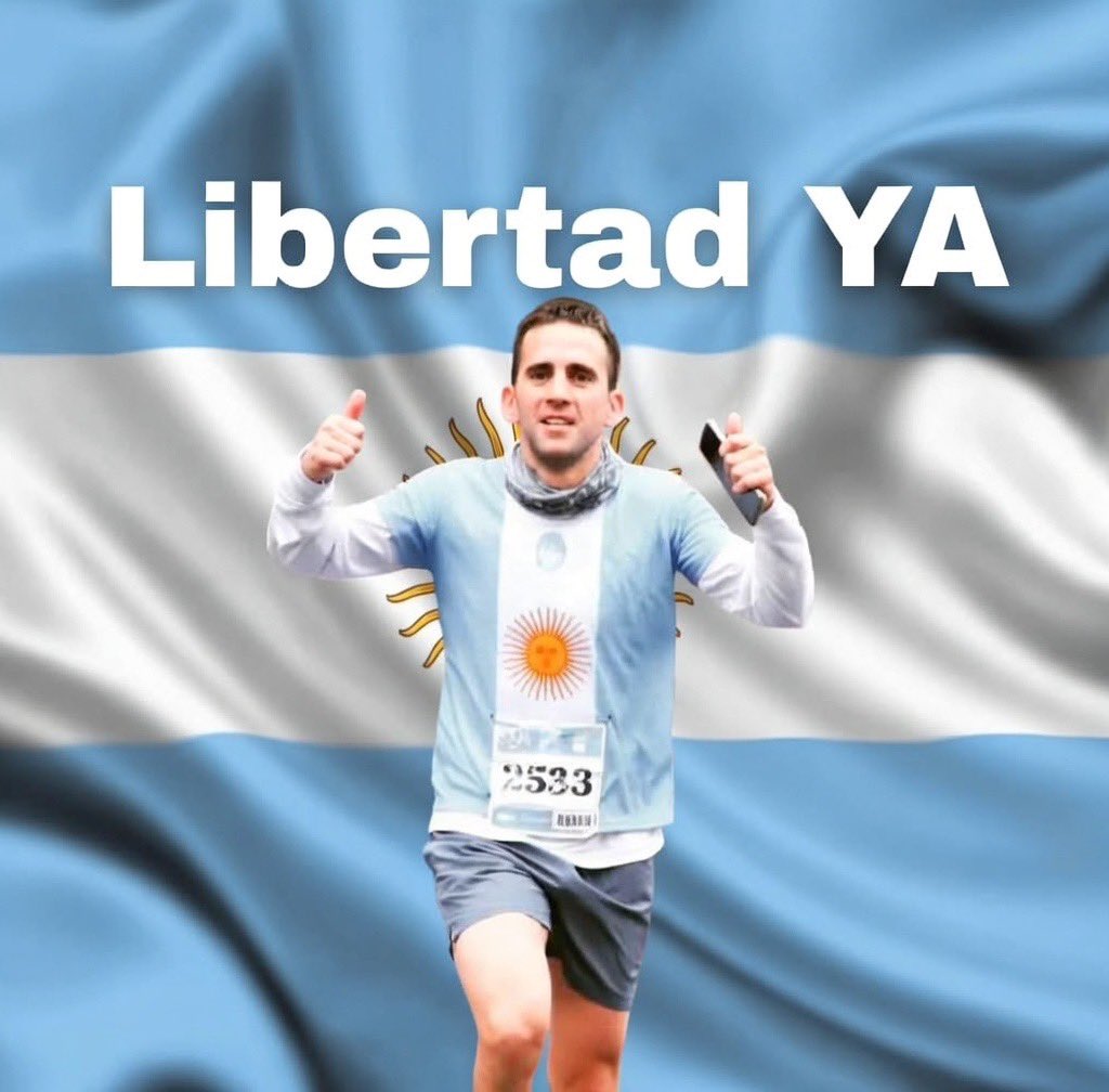 Nahuel Agustin Gallo tiene que volver a la Argentina, su libertad hoy más que nunca es nuestra prioridad. Abran los centros de tortura, déjenlos salir, son inocentes. 

Hoy son 13 meses bajo Desaparición Forzada en una Cárcel en Venezuela, 13 meses en la violación de su Derechos