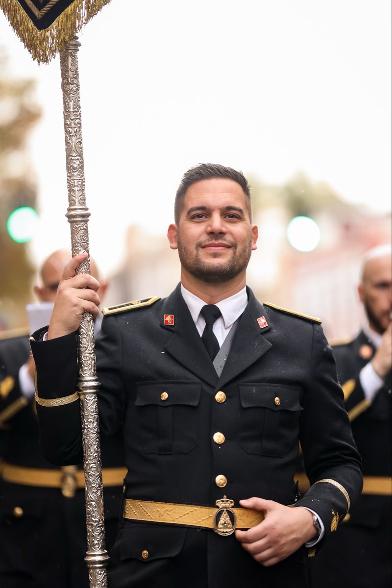 Luces guardadas, corazón encendido. 
La navidad se despide con un guiño… y el nuevo año llega sonriendo.

Vamos con todo!