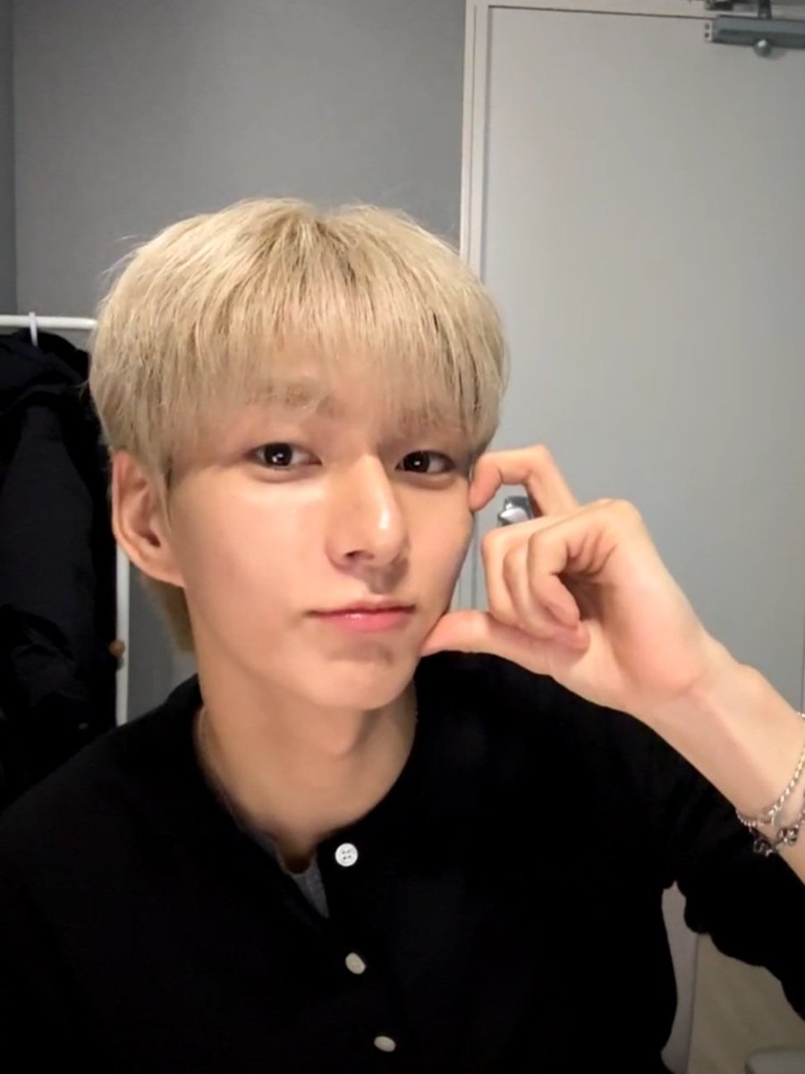 malangco_xh's tweet image. 승밍이 귀여운 점
해달라는 포즈 다해줌 비록 강아지코가 뭔지 모를지라도