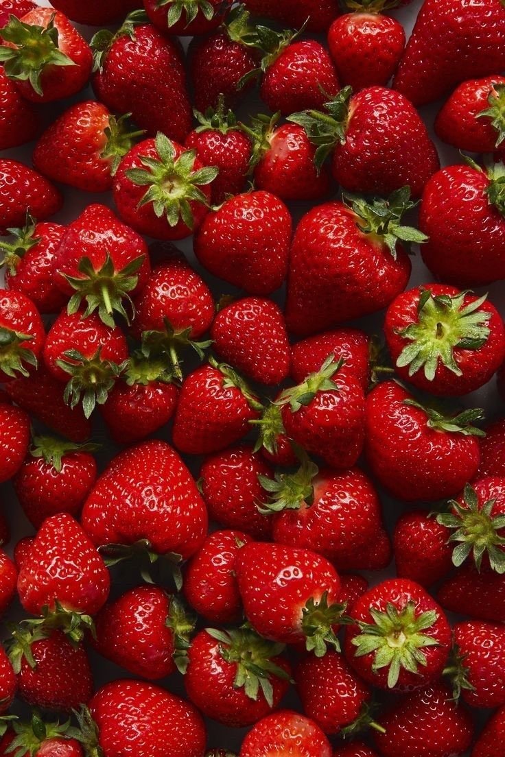 dearlybeloves's tweet image. strawberries 🍓