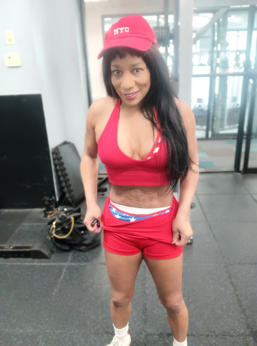 TawivixxenFafo's tweet image. My Abs are coming through with no sit ups. (It's not the camera)#Chairworkout #Fitfam #gliders #Sliders #Thursday #ThursdayThoughts #Thursdaymorning