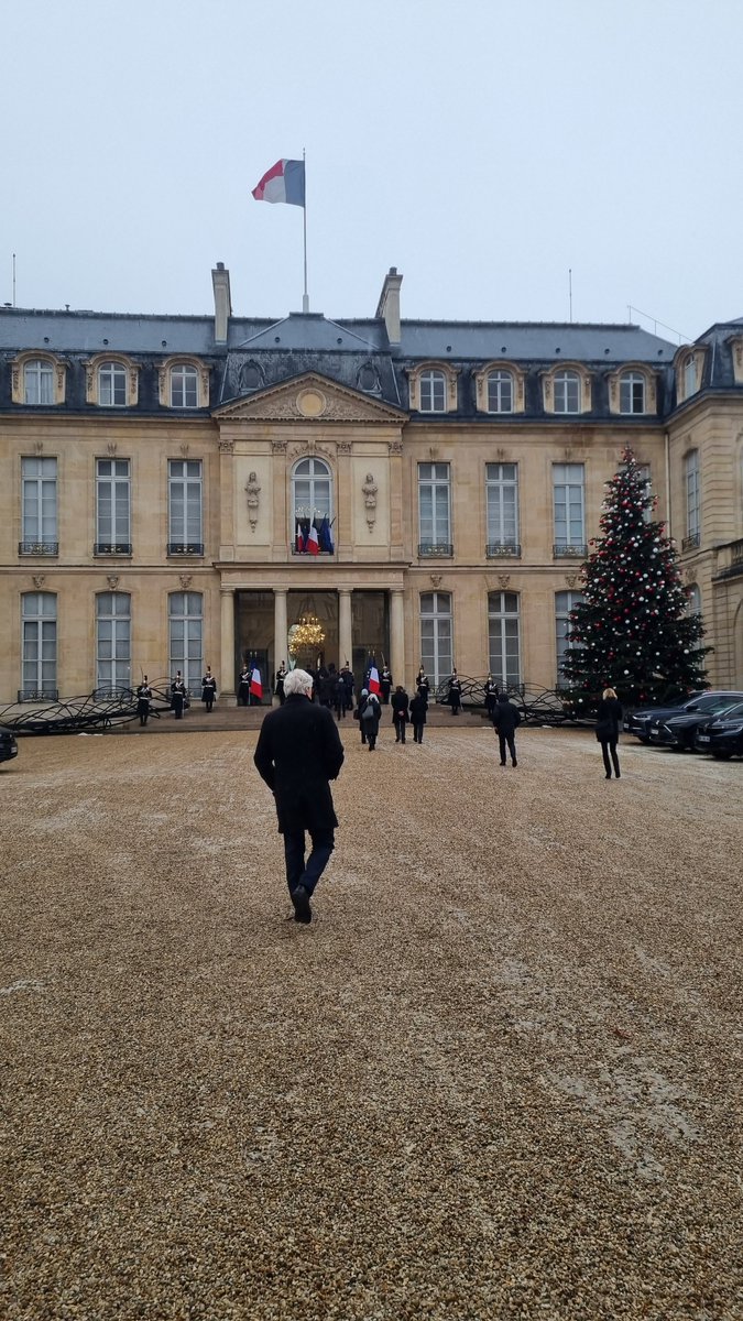 DelaunayYannFV's tweet image. "Nous ne sommes pas là pour nous lamenter ou pour commenter mais pour agir" @EmmanuelMacron, à la Conférence des ambassadrices et ambassadeurs 🇫🇷. 
Actions partenariales et solidaires, #ODD, mobilisation des jeunesses et des diasporas: @FVolontaires + que jamais mobilisée en 2026