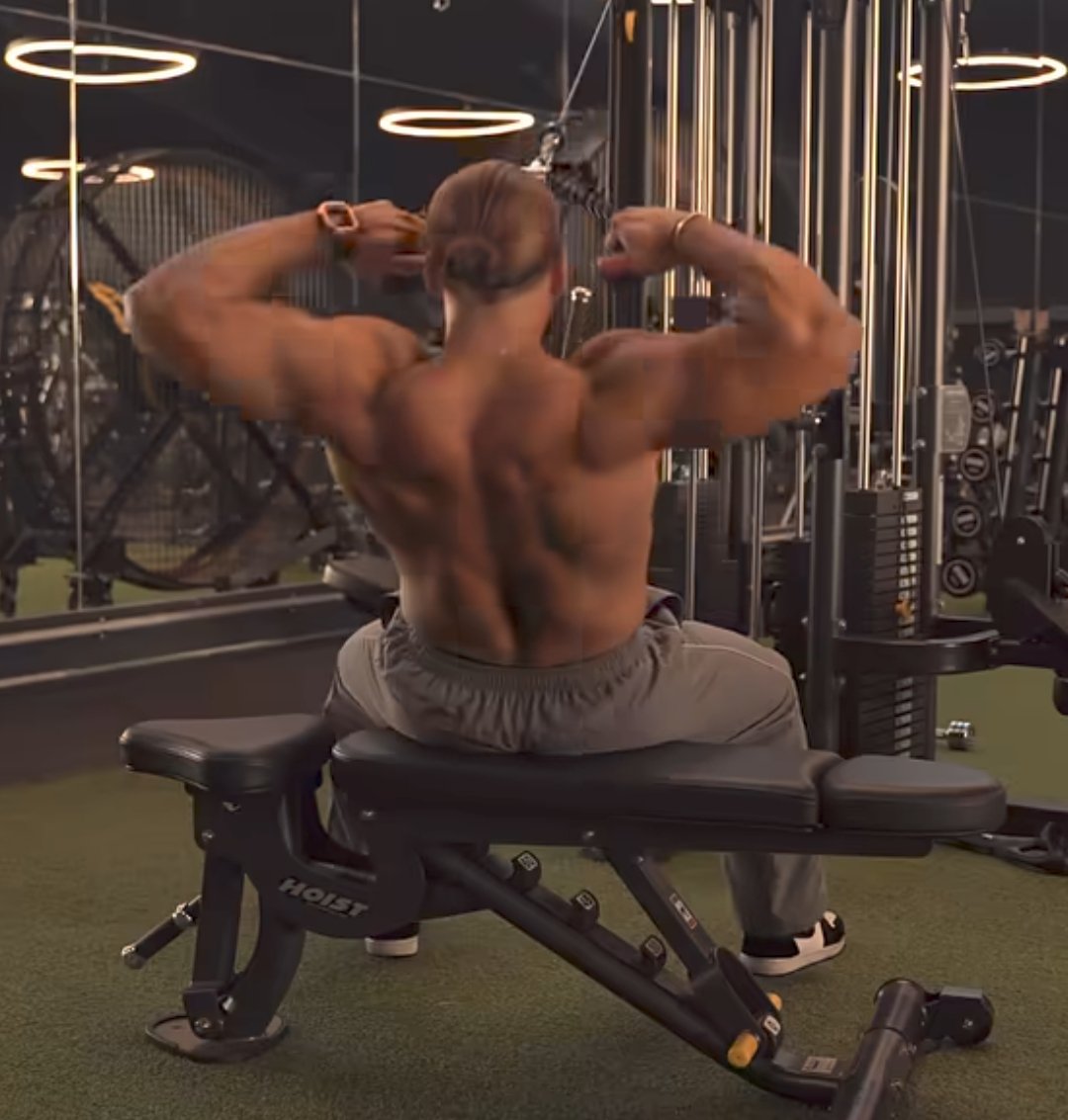 alphamaster02's tweet image. Worship of the perfect back of a true powerful alpha 💪