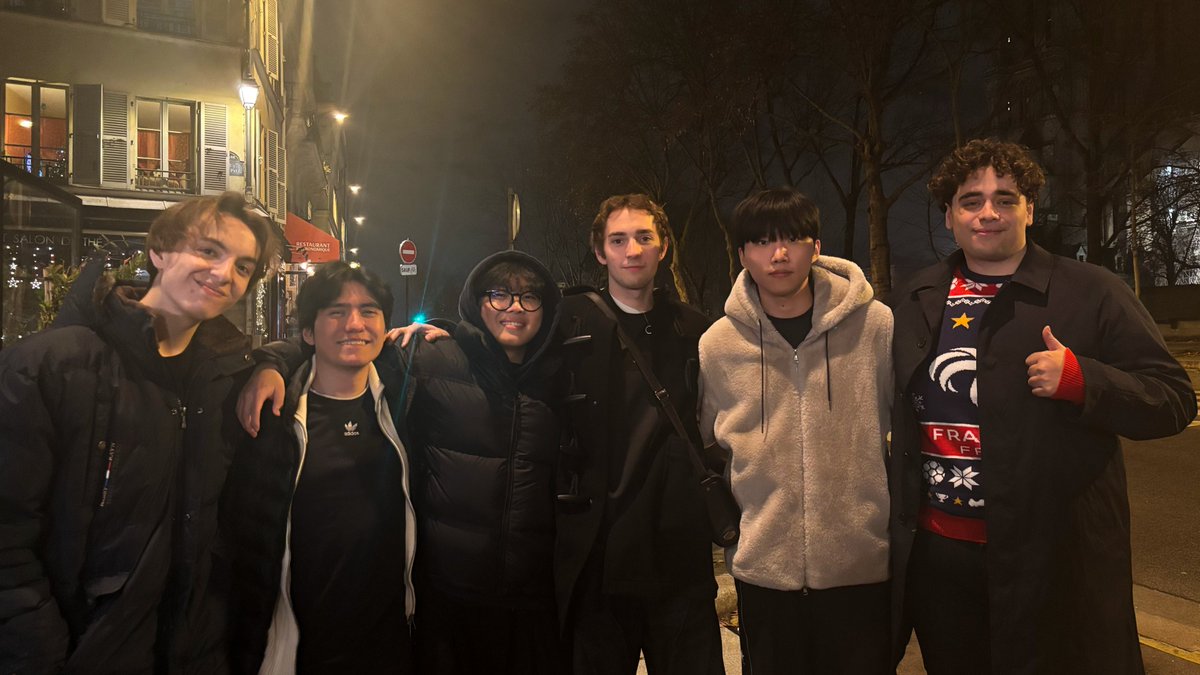 KarmineCorp's tweet image. On peut enfin reveal la photo !