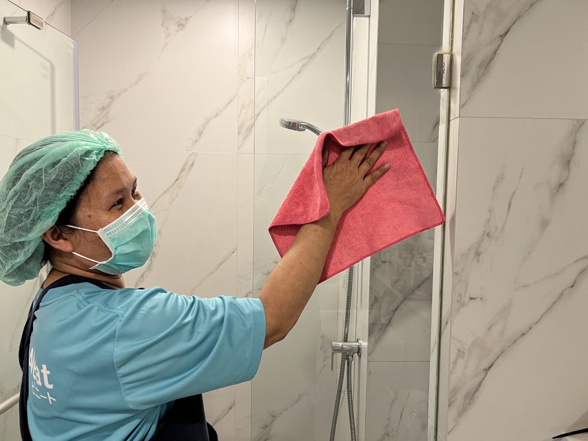 psmark1821's tweet image. กรี๊ดดดด วันนั้นดูข่าวเห็นแม่บ้านที่เป็นมิจจี้ เอา dettol ให้เด็กกินแล้วอึ้งมากกก ทำให้รู้เลยว่าคิดไม่ผิดที่เลือกใช้แอพ BeNeat มาตลอด นี่ติดใจคุณแม่บ้านคนนี้มาก เพราะจัดห้องเก่ง ทำความสะอาดเริ่ดๆๆๆ ที่สำคัญคือพี่แม่บ้านจากแอปนี้ไว้ใจได้ เพราะบริษัทเค้าแจ้งว่ามีตรวจประวัติทุกปี…