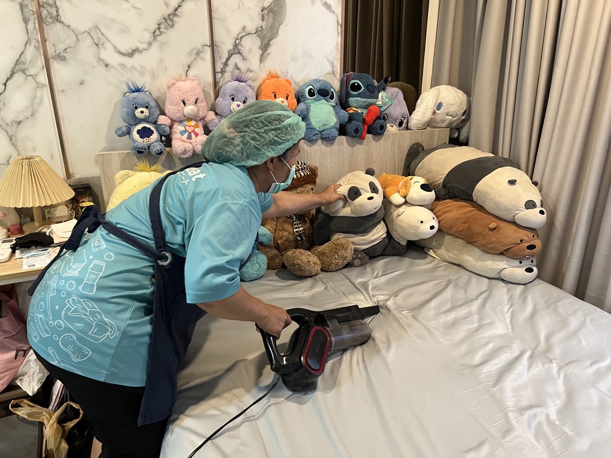 psmark1821's tweet image. กรี๊ดดดด วันนั้นดูข่าวเห็นแม่บ้านที่เป็นมิจจี้ เอา dettol ให้เด็กกินแล้วอึ้งมากกก ทำให้รู้เลยว่าคิดไม่ผิดที่เลือกใช้แอพ BeNeat มาตลอด นี่ติดใจคุณแม่บ้านคนนี้มาก เพราะจัดห้องเก่ง ทำความสะอาดเริ่ดๆๆๆ ที่สำคัญคือพี่แม่บ้านจากแอปนี้ไว้ใจได้ เพราะบริษัทเค้าแจ้งว่ามีตรวจประวัติทุกปี…