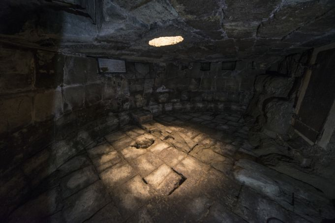 SpiricocoNg's tweet photo. Guys, Paul was kept in this place called the Mamertime Prison. It is a Roman prison, a hole underground. 

He wrote 2 Timothy from here. When next you read Timothy, have this in mind, and appreciate the sacrifice that brought you life. https://t.co/NEgYcS7kvv