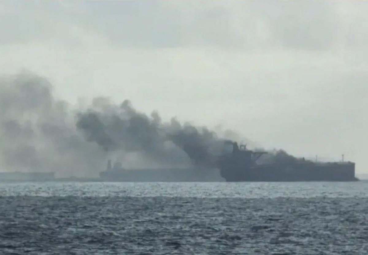 💥 Et de TROIS ! Après la saisine hier de deux tankers sous pavillon russe par Trump hier, l’Ukraine aujourd’hui vient de frapper le pétrolier Elbus en Mer Noire, alors qu’il s’approchait du port de Novorossysk. 

ÇA c’est des sanctions qui marchent ! L’Europe devrait s’y mettre