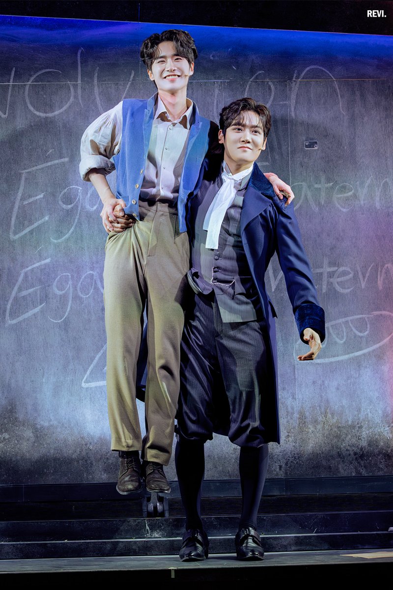 thrill_mi's tweet image. 260108 프라테르니테 이세헌 양지원 커튼콜
번쩍