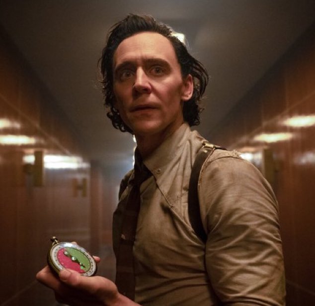 nacaomarvell's tweet image. Tom Hiddleston diz que Tom Holland é seu Homem-Aranha favorito.

“Por razões que não posso revelar.”