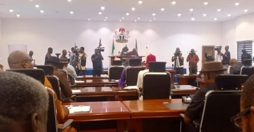 R_abati1990's tweet photo. Rivers Assembly Begins Impeachment Process Against Governor Fubara, Deputy https://t.co/Nx2dx80j1I https://t.co/28lyjbmF0I
