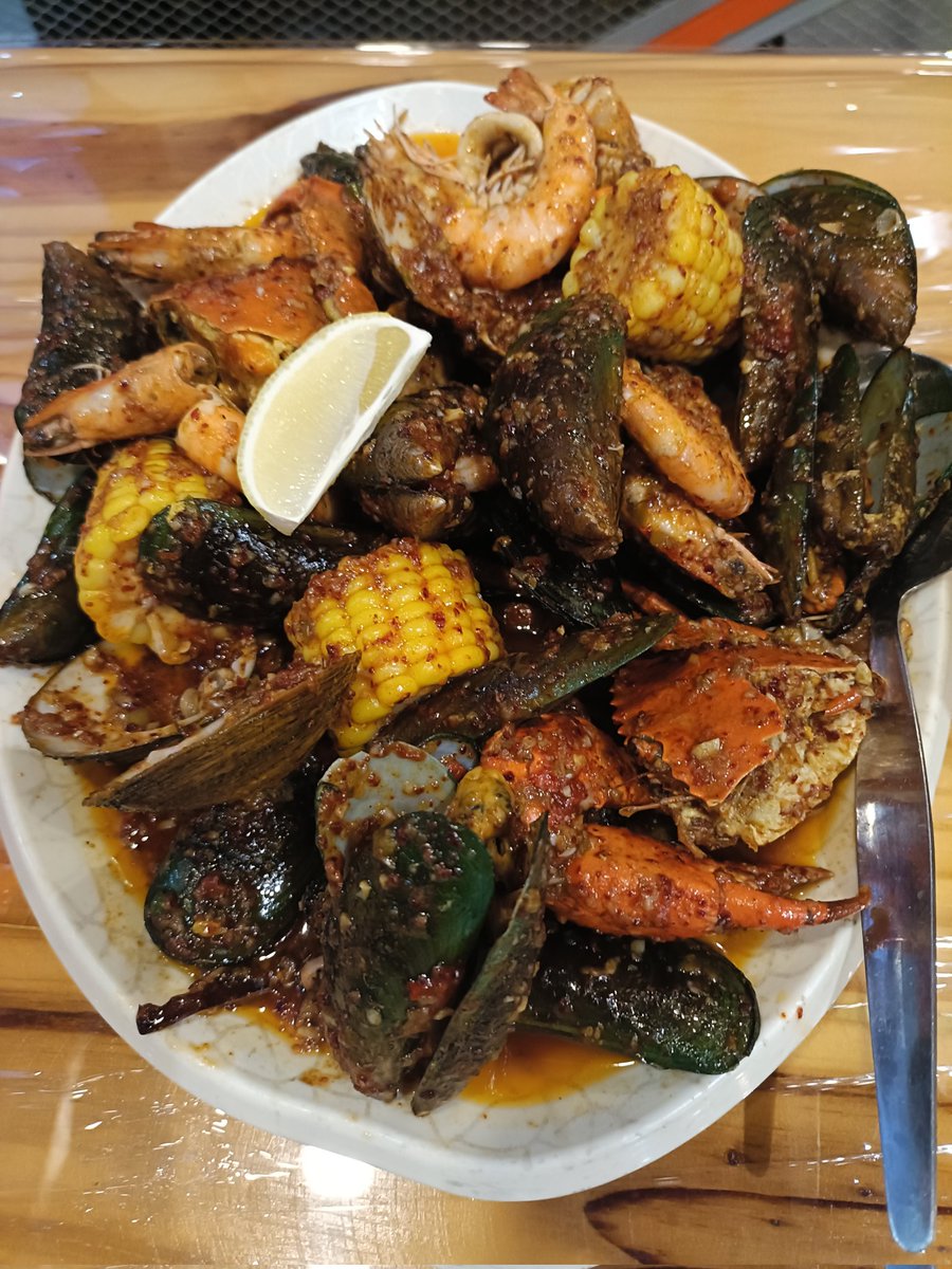 シーフードを贅沢に食べる♪