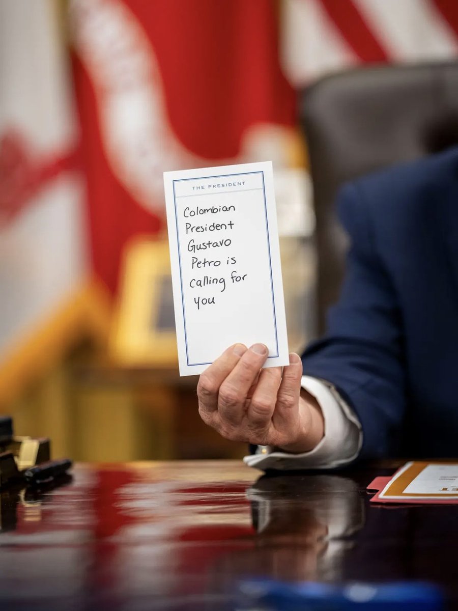 El presidente Trump estaba dando una entrevista al New York Times cuando Petro llamó.

La llamada no estaba programada, el presidente Trump atendió y la conversación duró aproximadamente una hora.