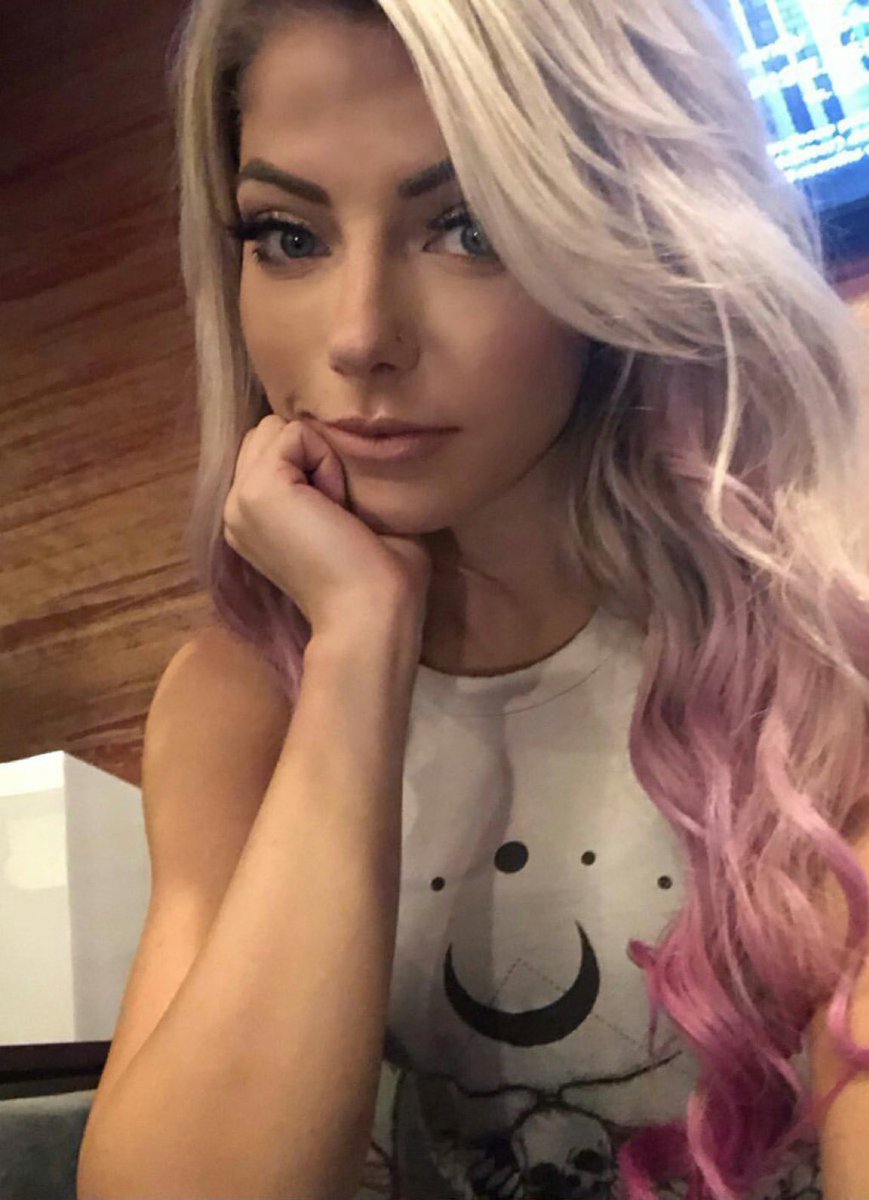 Alexa Bliss Enthusiast tweet media