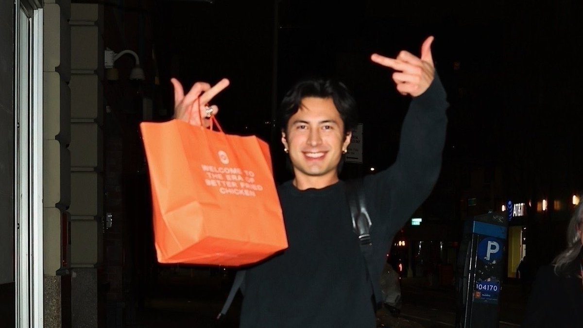 hollanovy's tweet image. this genre of hudson pics