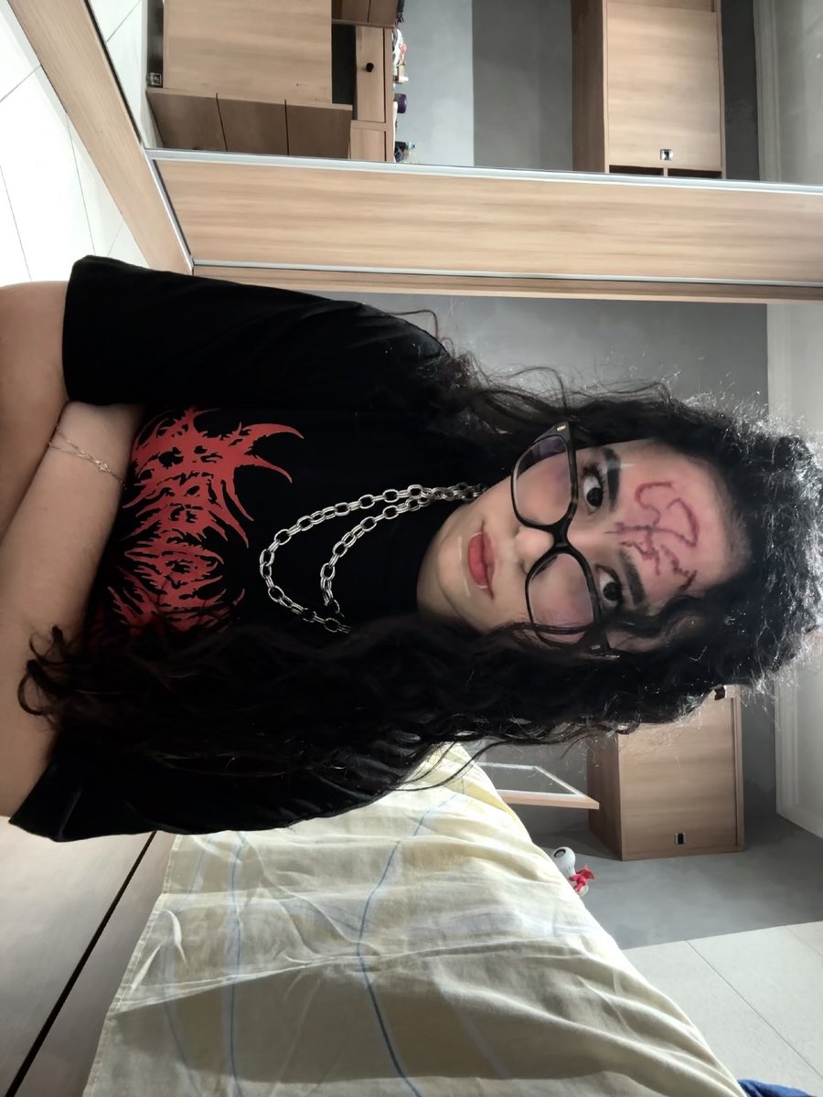 i6m4rtin's tweet photo. oi, pega água pra mim agora #hexatombe #cosplay #caito #ordemparanormal #rpg https://t.co/Jk0xtQXKSw
