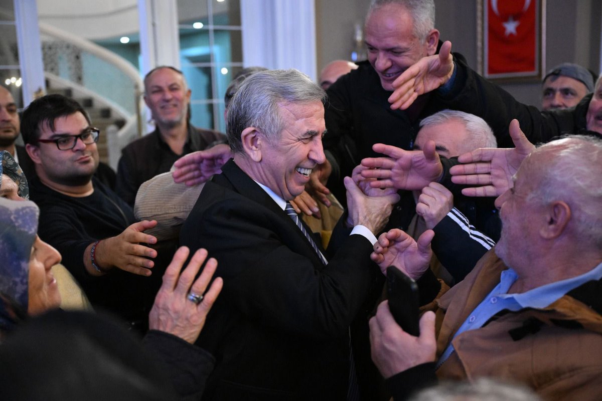 Çamur Algıcı Trollerin Diline Yuva Yapar Ama Namuslu İnsanların Üstüne Yapışmaz!

Konser davasında tutuklu yargılananların hepsi serbest kaldı. Yalanın ve yanlışın peşine takılıp masum insanlara iftira atan yüzsüzler ne yapacak bakalım?

Doğru duvar yıkılmaz!