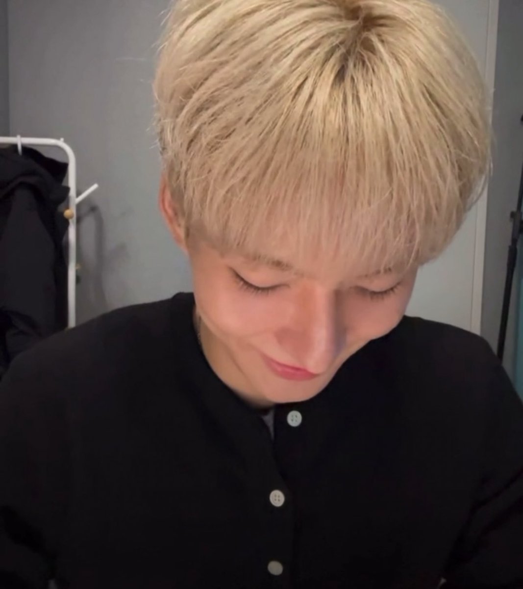 odefsrd's tweet image. abis packing istirahat sayang