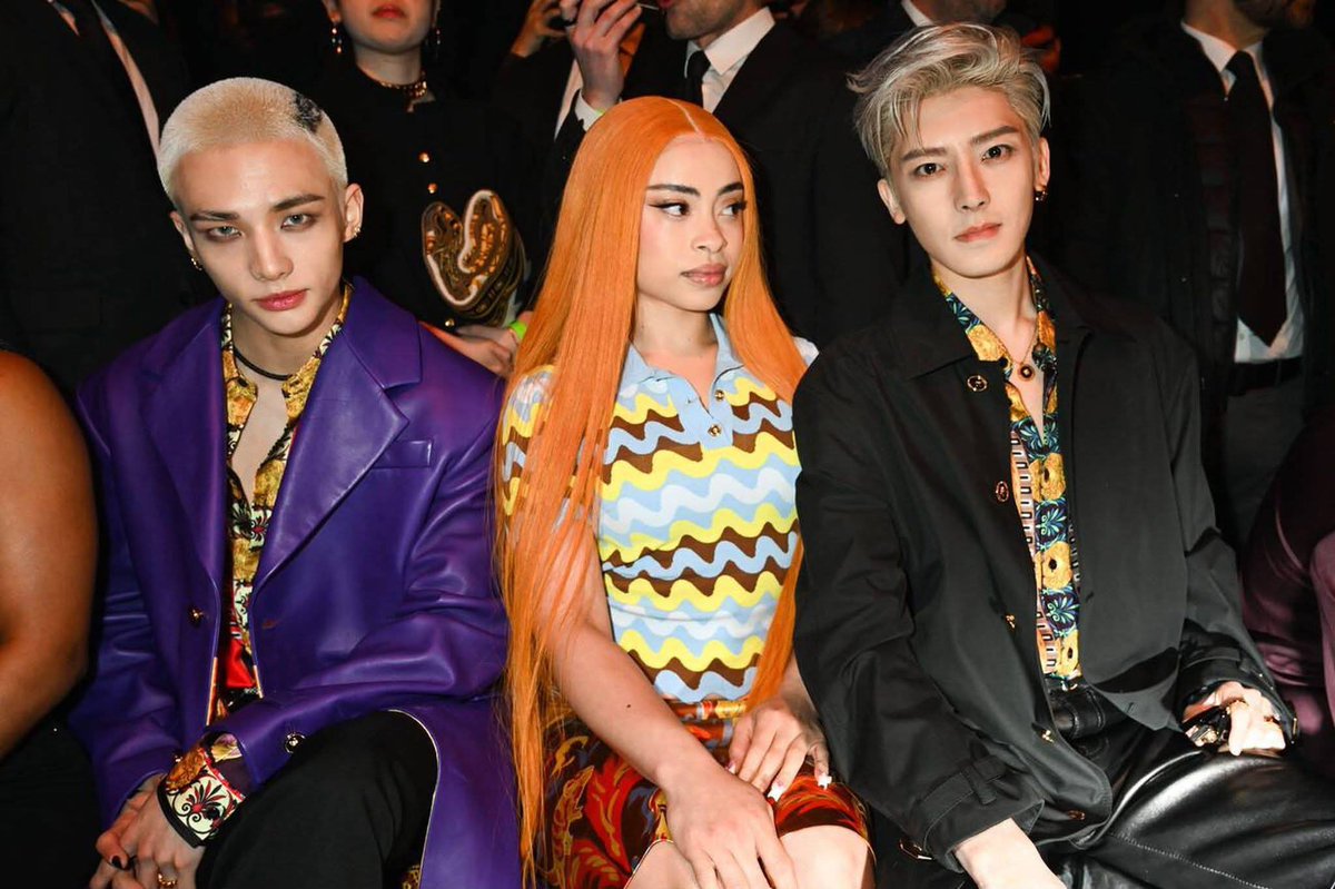 huixxdll's tweet image. The invisible string 😭😭 I'm in absolute shock to discover this picture of hyunjin and minghao in the same photo and them having actual interactions during the event 😭😭 my babies knows each other's existence?? 😭😭

I must be a saint in my past life to witness this 😭😭