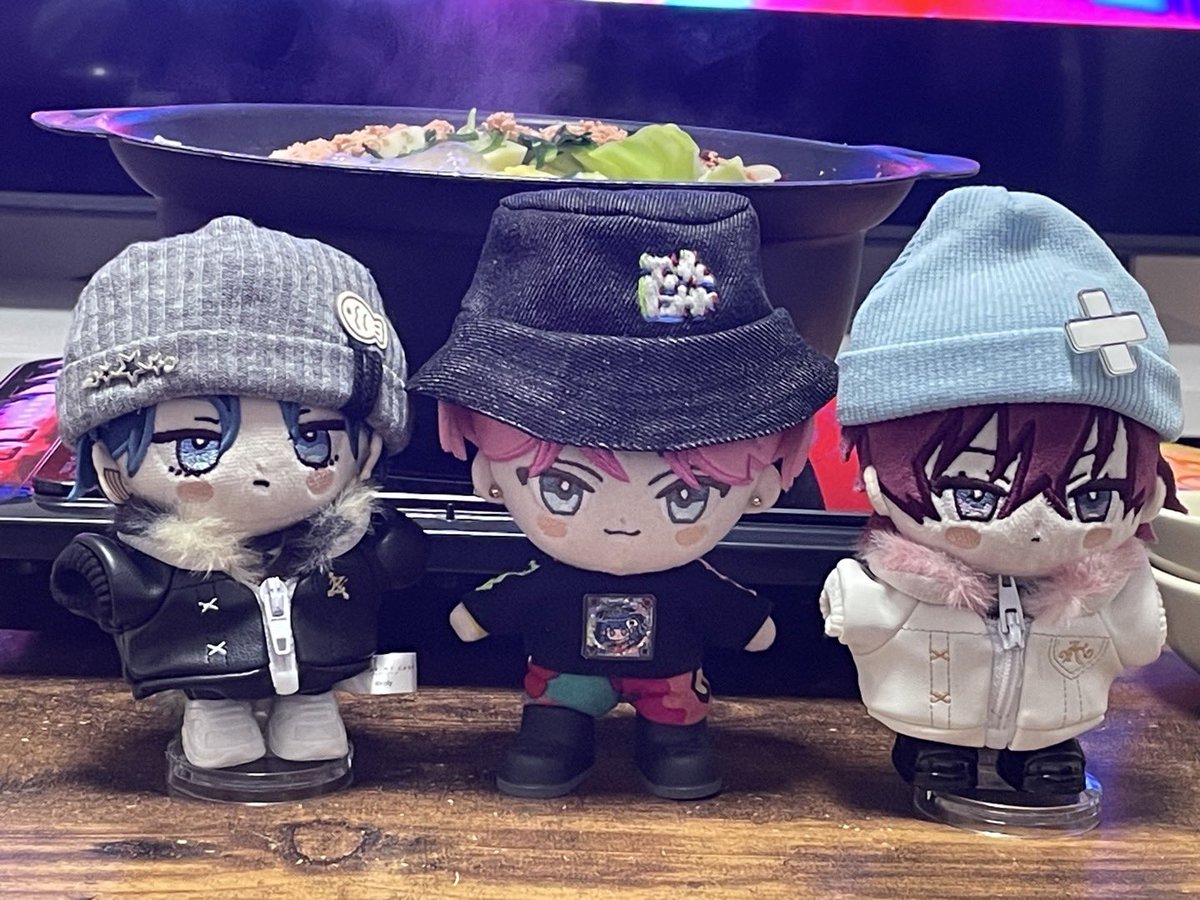 浅草で数年ぶり3度目のさらざんまい聖地巡礼🥒しつつ、えぶホスのコラボメニュー満喫したり🍾夜は我が家で明太もつ鍋食べながら鑑賞会っ！楽しかったꕀ⋆！